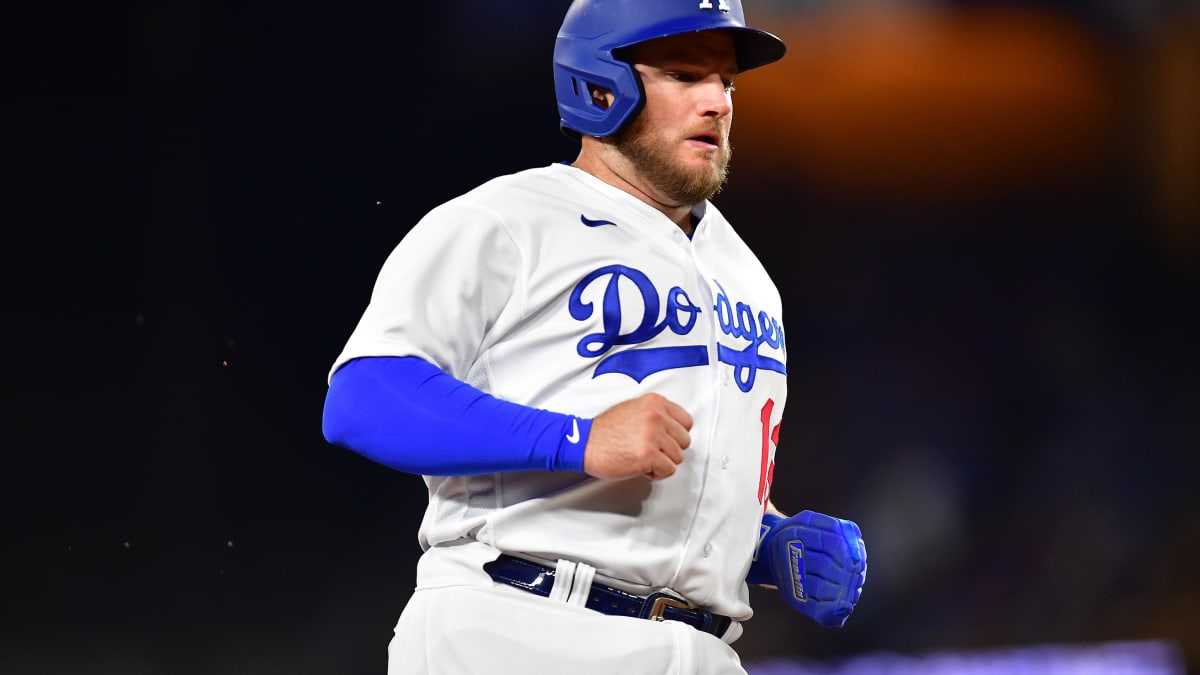 Dodgers' Max Muncy is done taking chances with bouncing balls