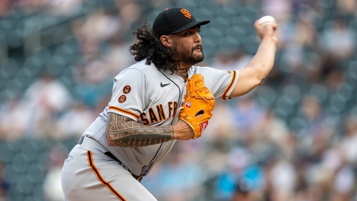 San Francisco Giants Pitcher Does Something Not Done in Baseball For More  than 20 Years - Fastball