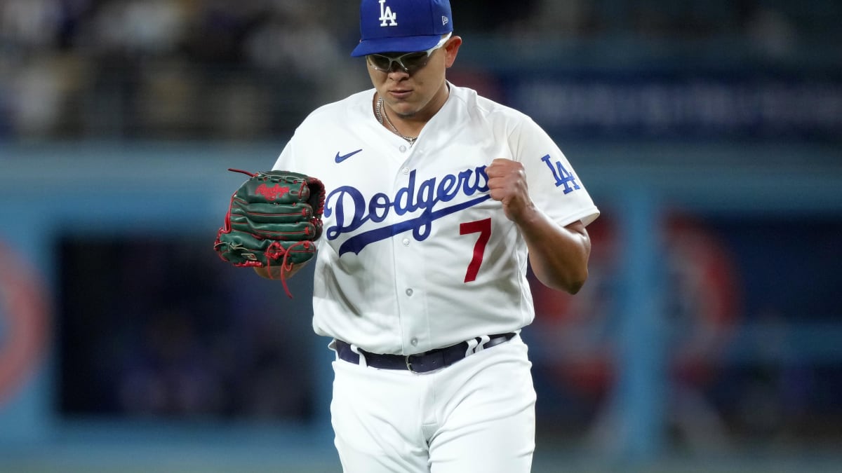 Dodgers News: Dave Roberts Hopes Julio Urias Re-Signs With LA in