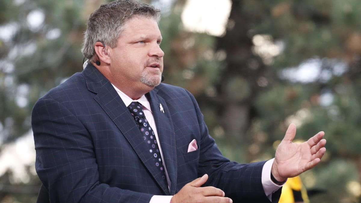 In this frame grab, ESPN analyst John Kruk talks to a reporter during an  interview. (Photo by Maxine Park/USA Today/MCT/Sipa USA Stock Photo - Alamy