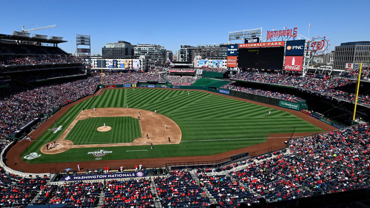 MLB fan at Nationals-Padres game uses Heimlich to save choking man