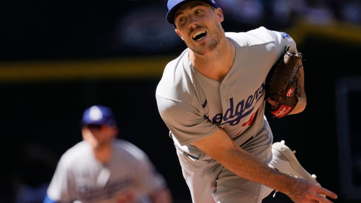 Michael Grove improves in Dodgers loss; Julio Urías nears return