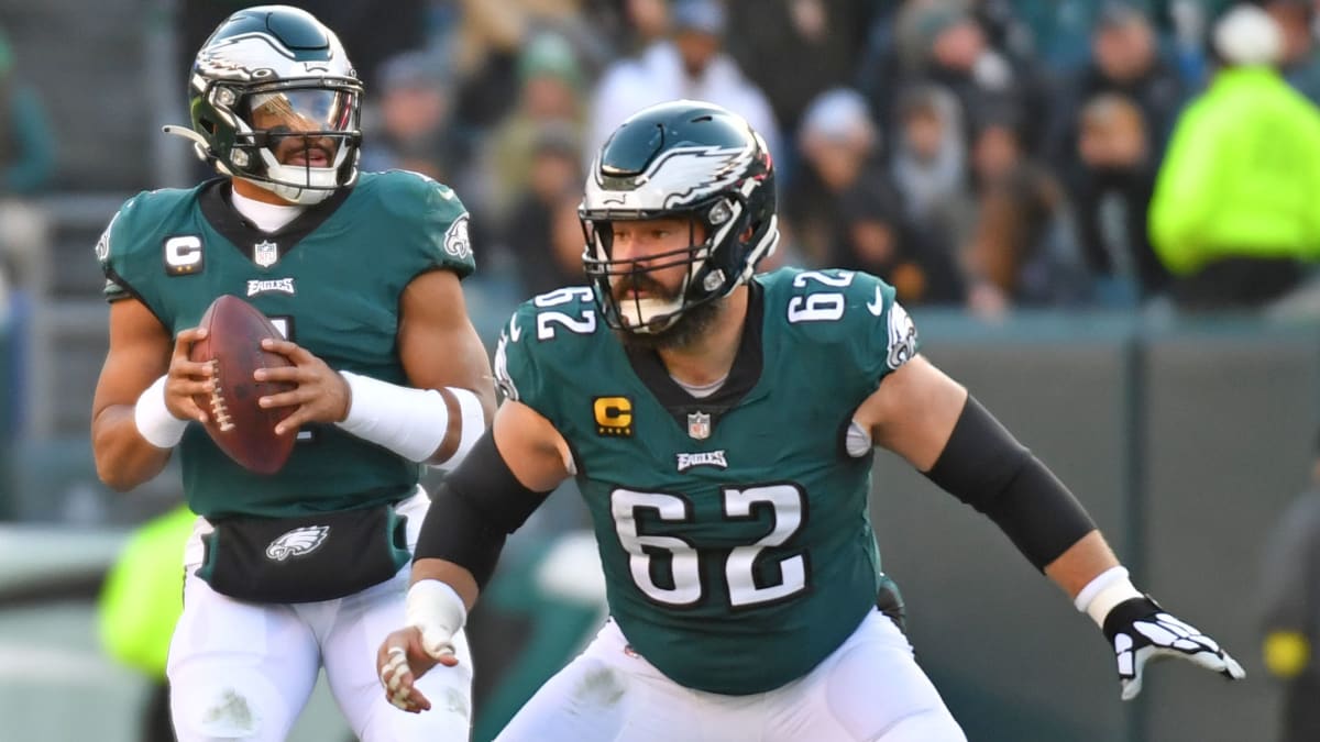 Best Philadelphia Eagles Offensive Linemen - Top 10 in Franchise History