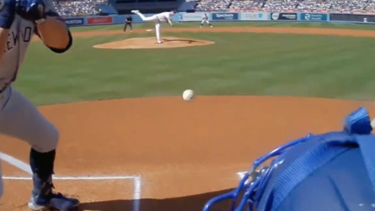 Professional baseball players failing to hit 100+ MPH fastballs thrown, Baseball Videos