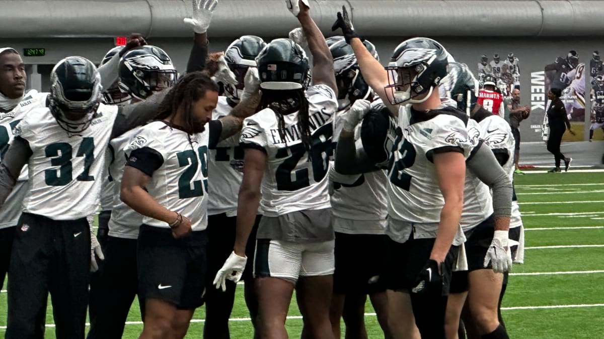 Eagles Will Be Back in Black - From Head to Toe This Time - on Sunday Night  - Sports Illustrated Philadelphia Eagles News, Analysis and More