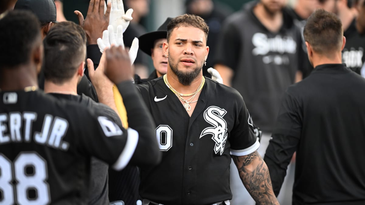 White Sox' Yoán Moncada has bruised rib, could play if needed