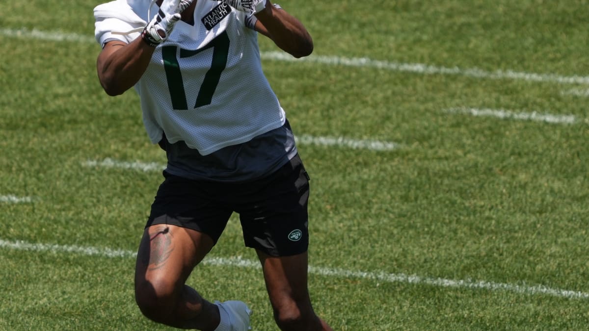 SI's 2022 NFL Re-Draft: Jets' Sophomore Stars Gardner and Wilson Rise into  Top 3 - Sports Illustrated New York Jets News, Analysis and More