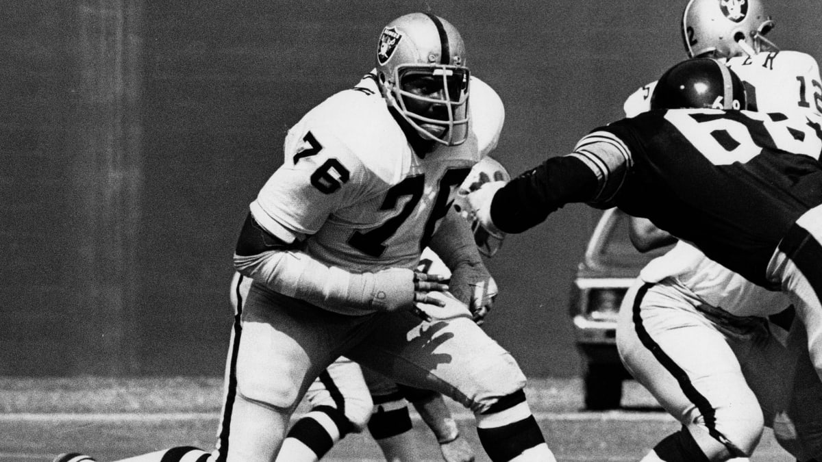 Bob Brown, Hall of Fame Offensive Lineman, Dies at 81 - Sports Illustrated