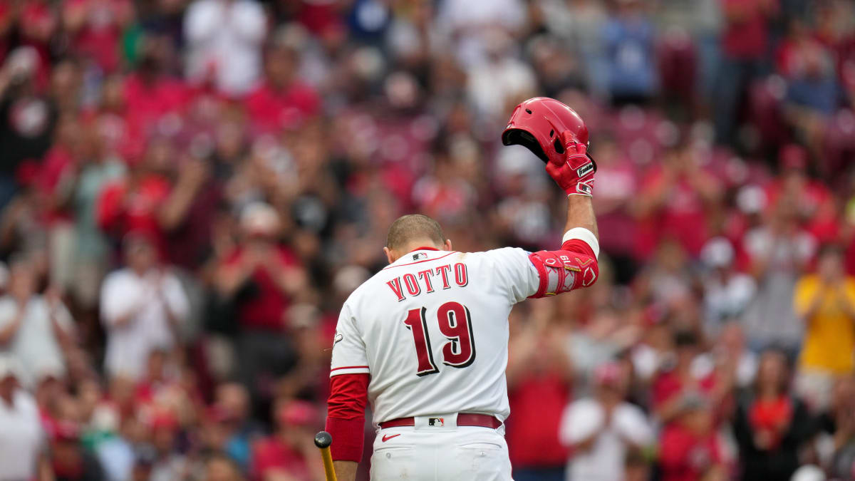 Cincinnati Reds - Joey Votto and students from Rockdale