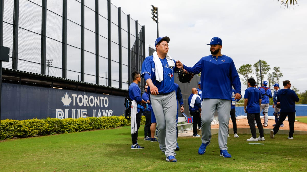 Toronto Blue Jays on X: Lefty Love 😃 Ryu 🤝 Kersh 🤝 Yusei https