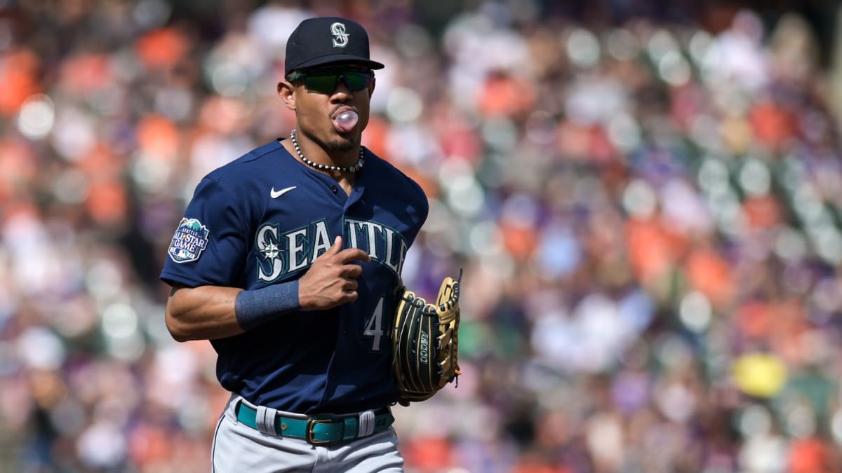 Seattle Mariners prospect Julio Rodriguez gave fans a scare