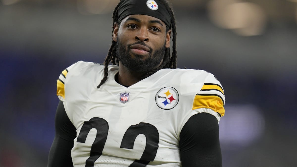 First Call: Steelers QB Kenny Pickett promises 'bounce back year' for  Diontae Johnson; Najee Harris rips RB pay