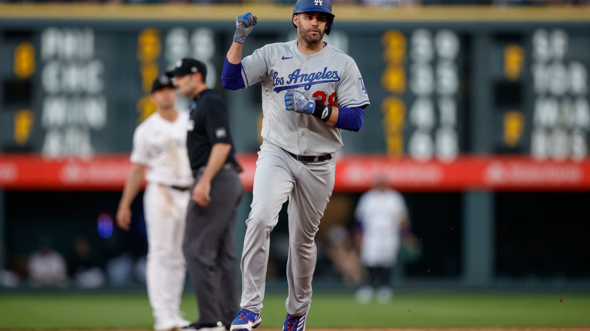 Photo: Los Angeles Dodgers J.D. Martinez Hits Three Run Home Run