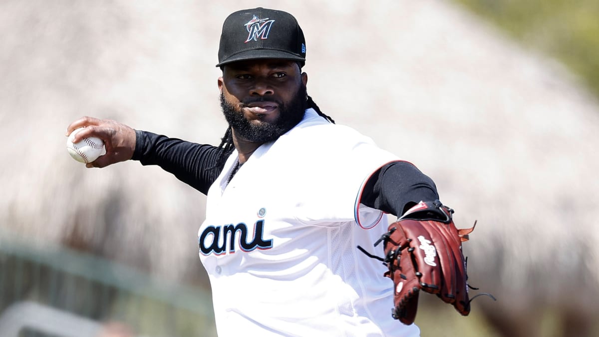 Reds face former ace Johnny Cueto in finale vs. Marlins