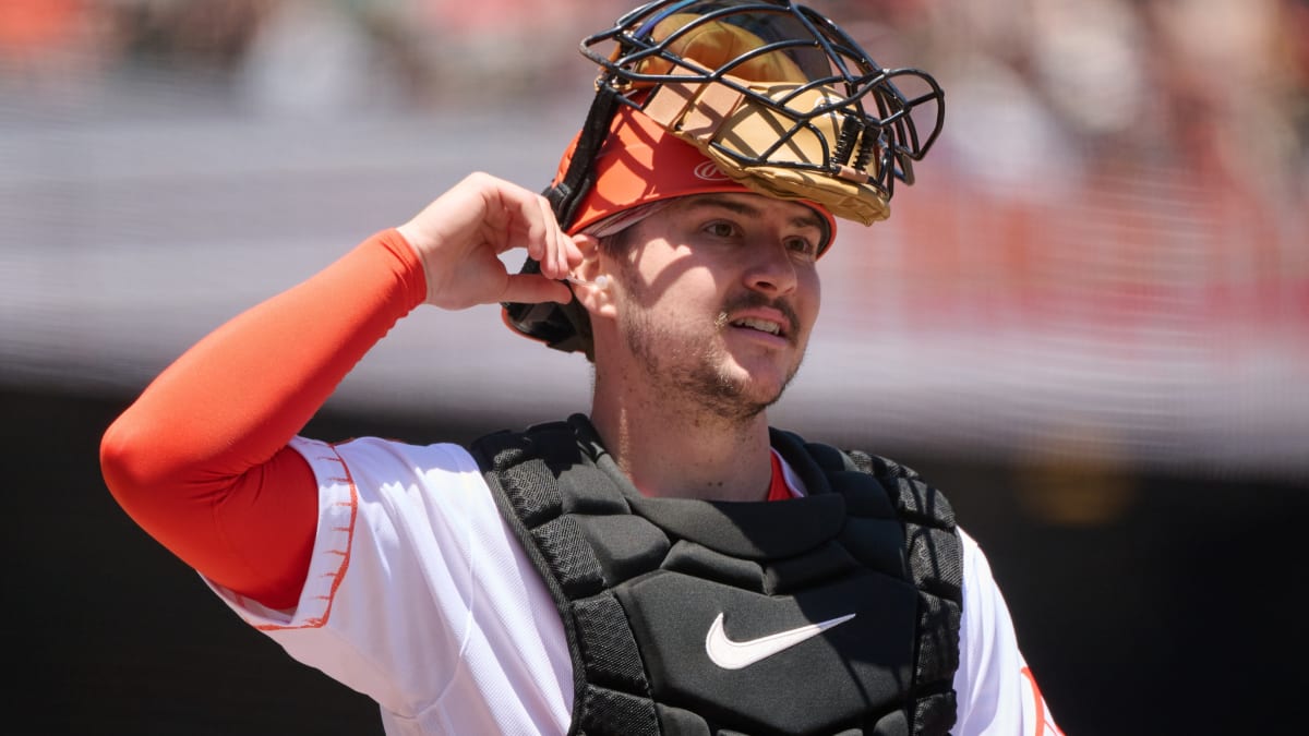 SF Giants rookie catcher is a finalist for the Gold Glove award