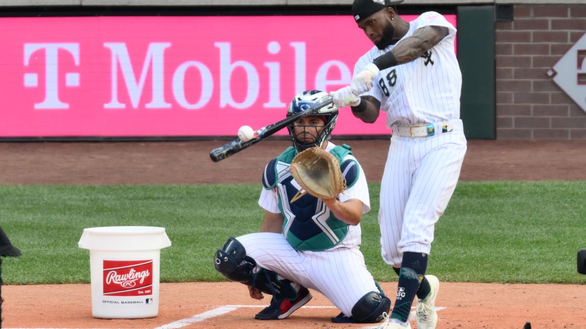 Luis Robert Jr. Ties Game in 9th, Chicago White Sox Lose in Extras