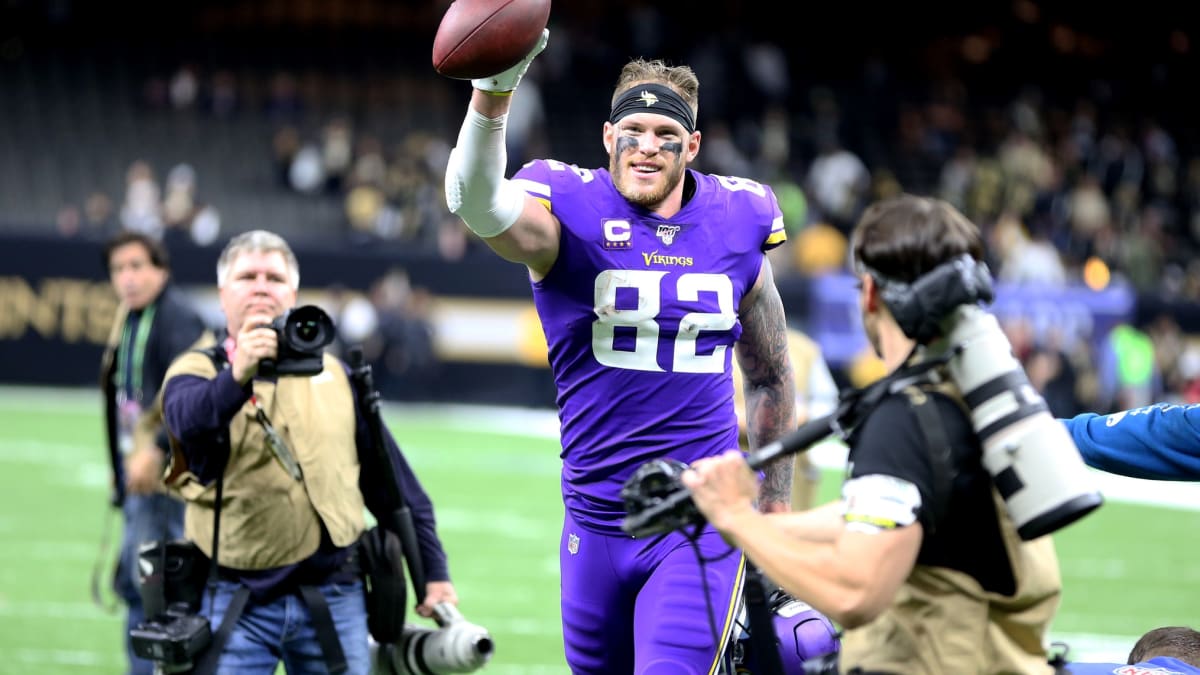 Kyle Rudolph unhappy after his game-winning gloves sold on   - Sports  Illustrated Minnesota Sports, News, Analysis, and More