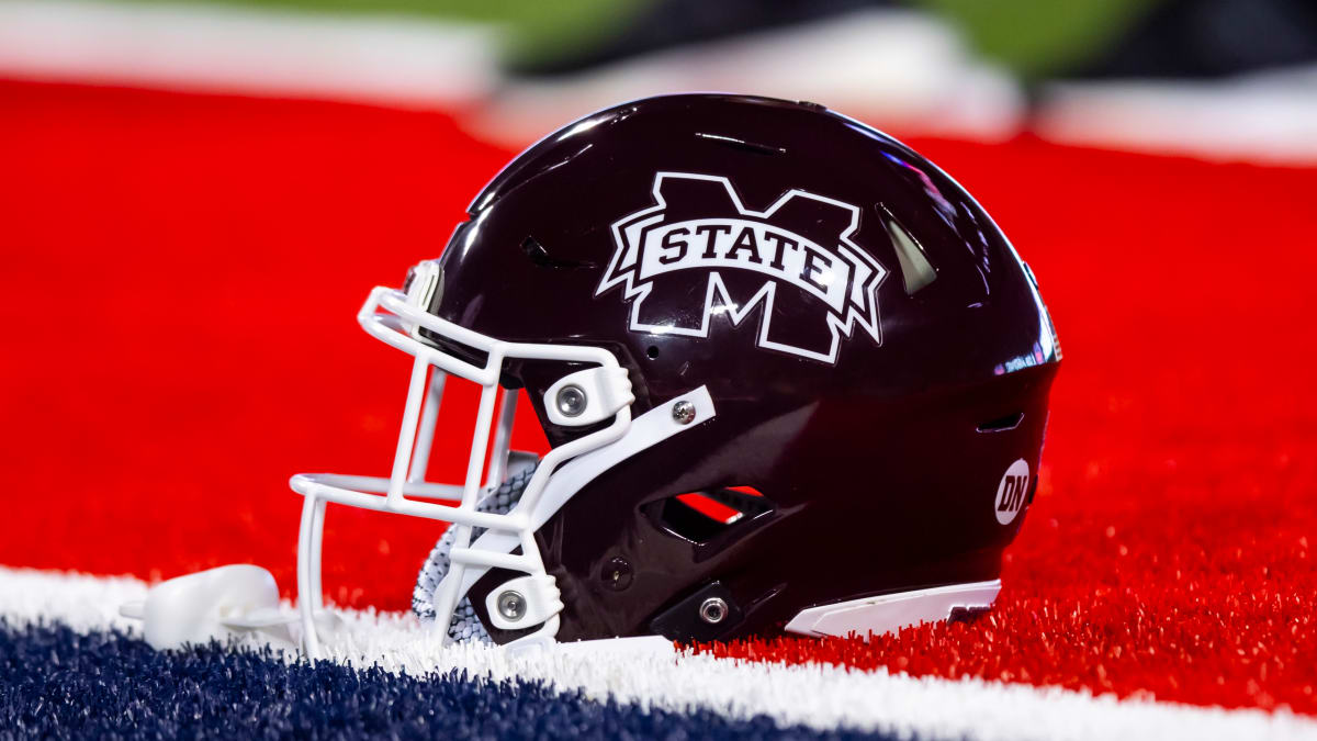 Louisville, Mississippi State to wear special patriotic uniforms (Photos)