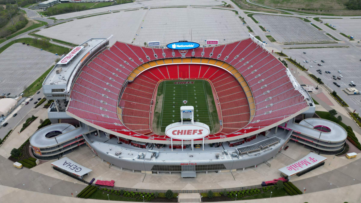 Kansas City Chiefs Mobile: A scenic view of GEHA Field at