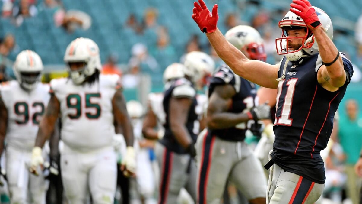 Offense Sputters, New England Patriots Trail Miami Dolphins at Halftime -  Sports Illustrated New England Patriots News, Analysis and More