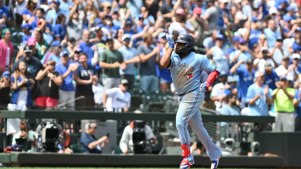 Seattle Mariners take lead in first game against Blue Jays