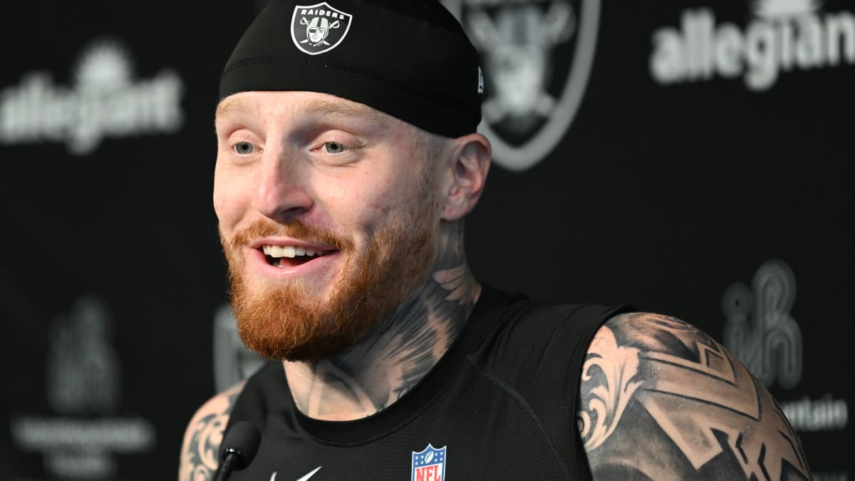 East Rutherford, New Jersey, USA. 6th Dec, 2020. Las Vegas Raiders  defensive end Maxx Crosby (98) in action during the NFL game between the  Las Vegas Raiders and the New York Jets