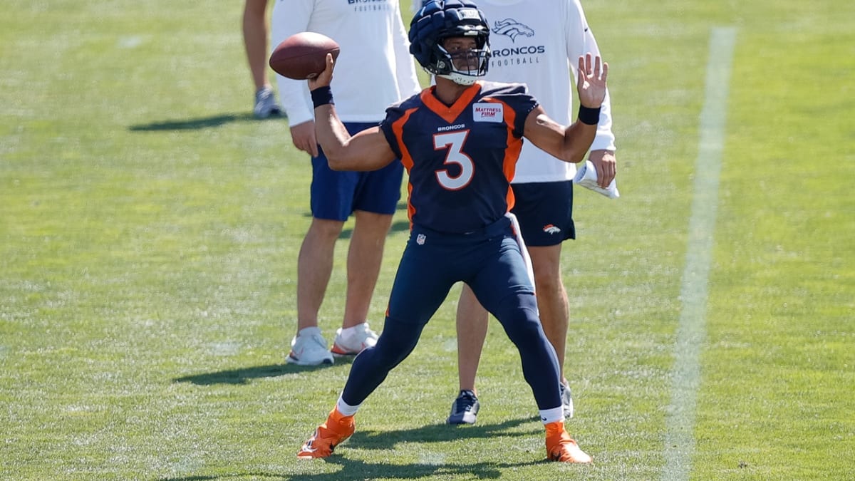 Denver Broncos center Lloyd Cushenberry III (79) takes part in drills  during the NFL football team's training camp Saturday, Aug. 6, 2022, at the  Broncos' headquarters in Centennial, Colo. (AP Photo/David Zalubowski