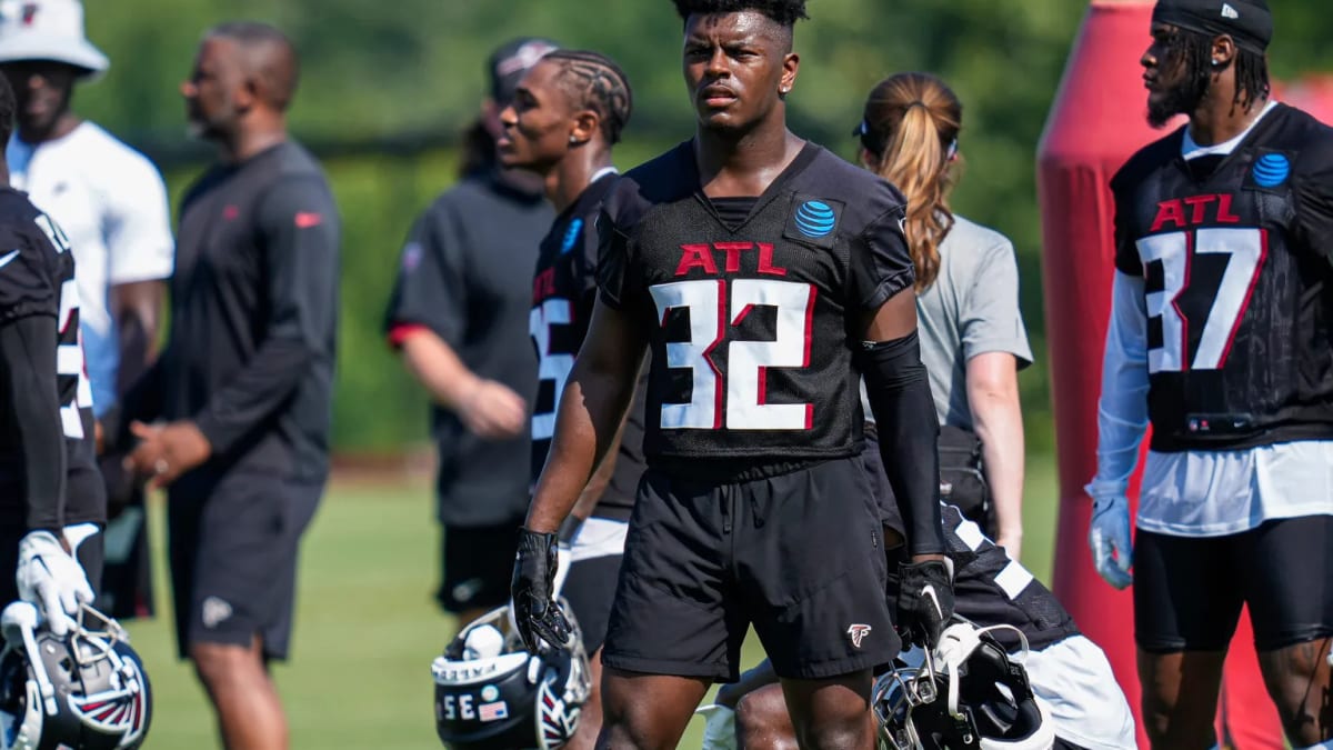 Atlanta Falcons' Arthur Smith Praises 'Highly Competitive' Jaylinn Hawkins  - Sports Illustrated Atlanta Falcons News, Analysis and More