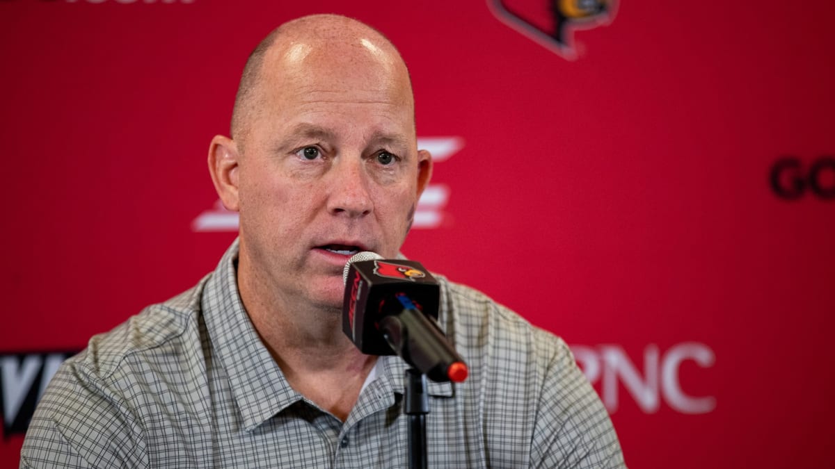 Jeff Brohm Showing Active Defensive Involvement During Louisville's Fall  Camp - Sports Illustrated Louisville Cardinals News, Analysis and More