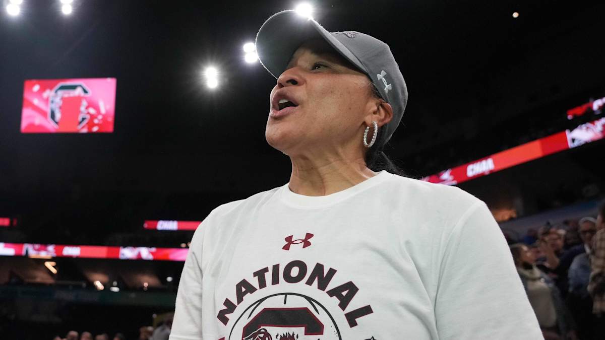 Women's basketball: No, Dawn Staley doesn't want to coach men.