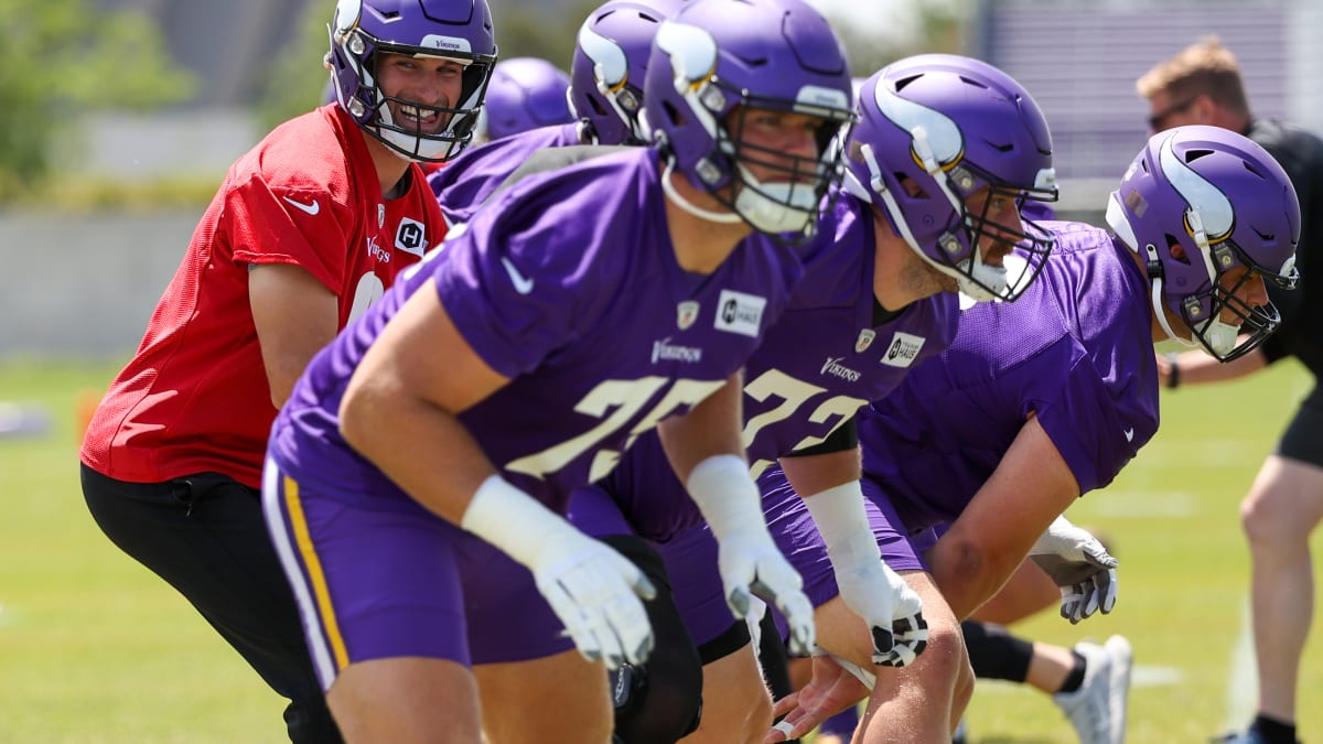 Vikings O-Line Cracks PFF's Top-20 Units, a 1st Since 2017