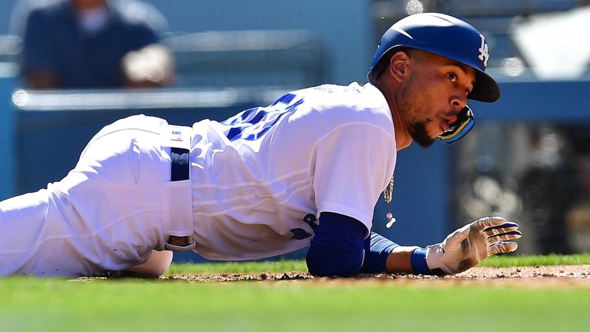 Mookie Betts injury: Dodgers OF scratched with right rib contusion