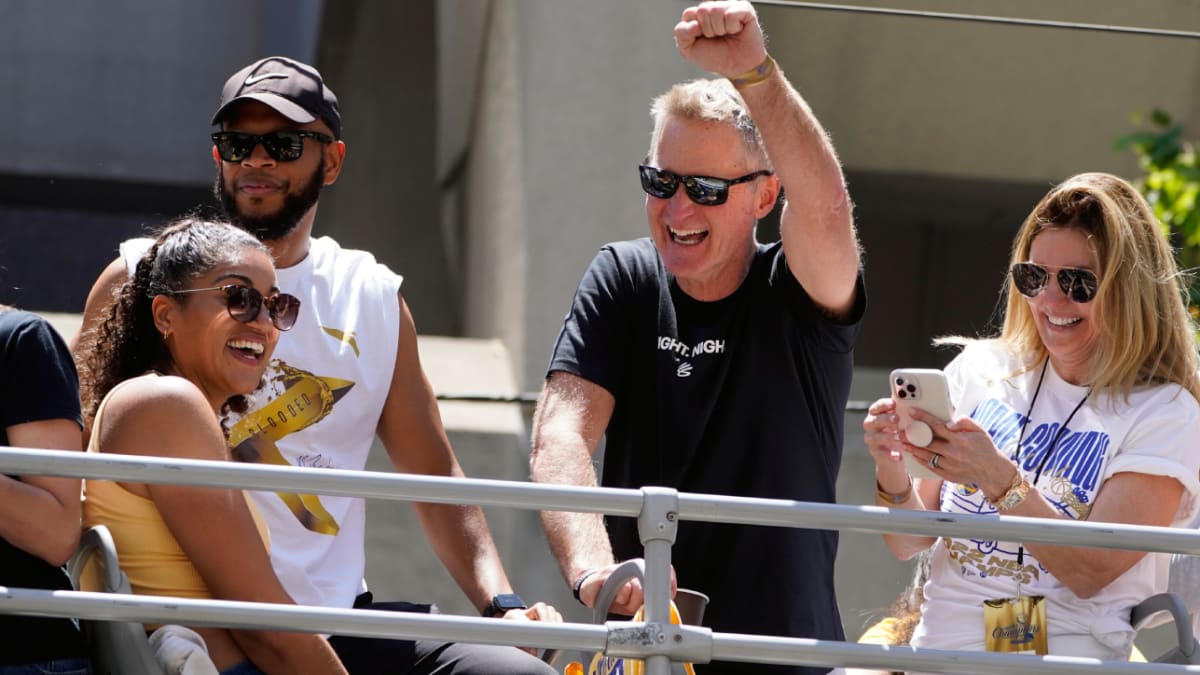 Steve Kerr rocks 'night, night' shirt at Warriors' parade