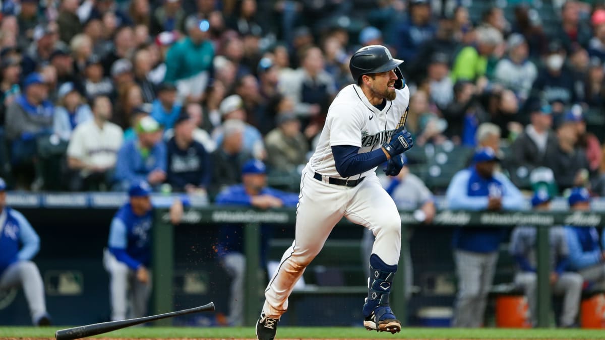 Analysis: Emphasizing Slider, Ken Giles Solid in First Appearance With  Seattle Mariners - Sports Illustrated Seattle Mariners News, Analysis and  More