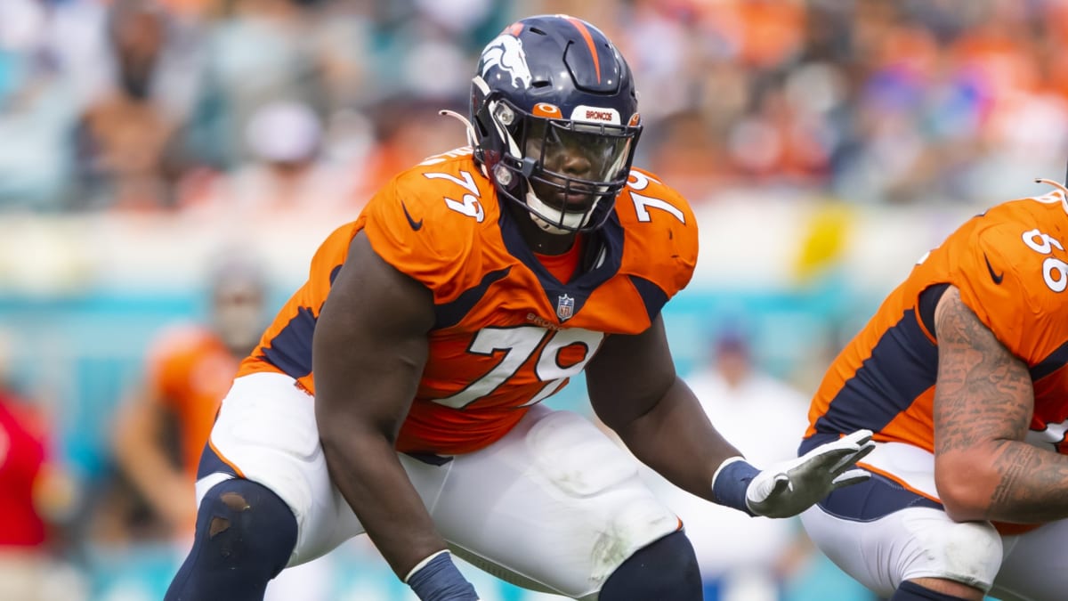 Broncos center Lloyd Cushenberry placed on COVID-19 list, jeopardizing  streak of 2,000 straight snaps – The Denver Post