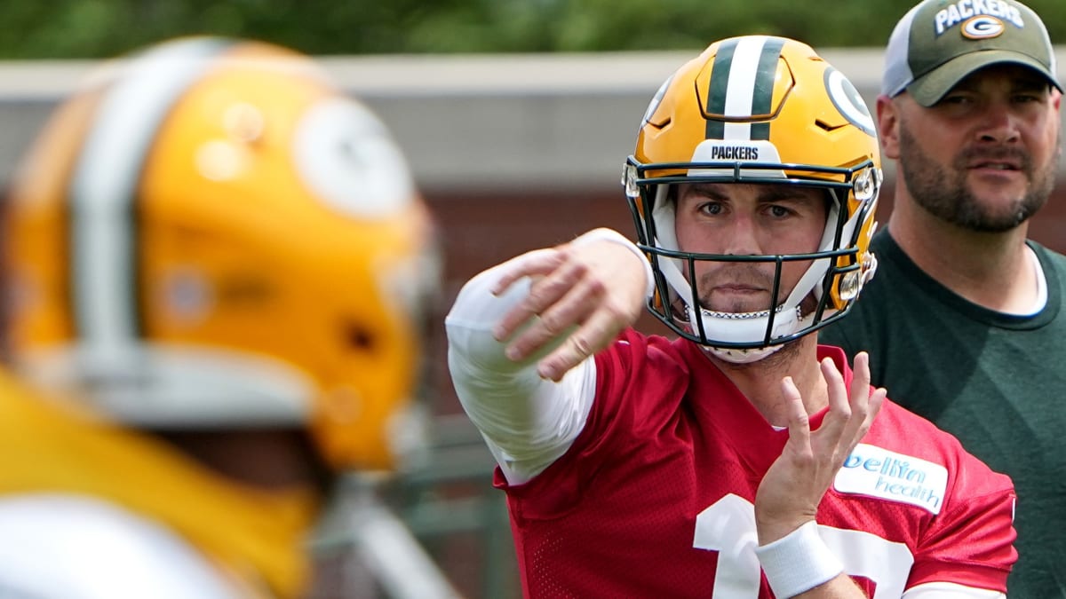 Packers elevate QB Kurt Benkert, sign QB Danny Etling to practice