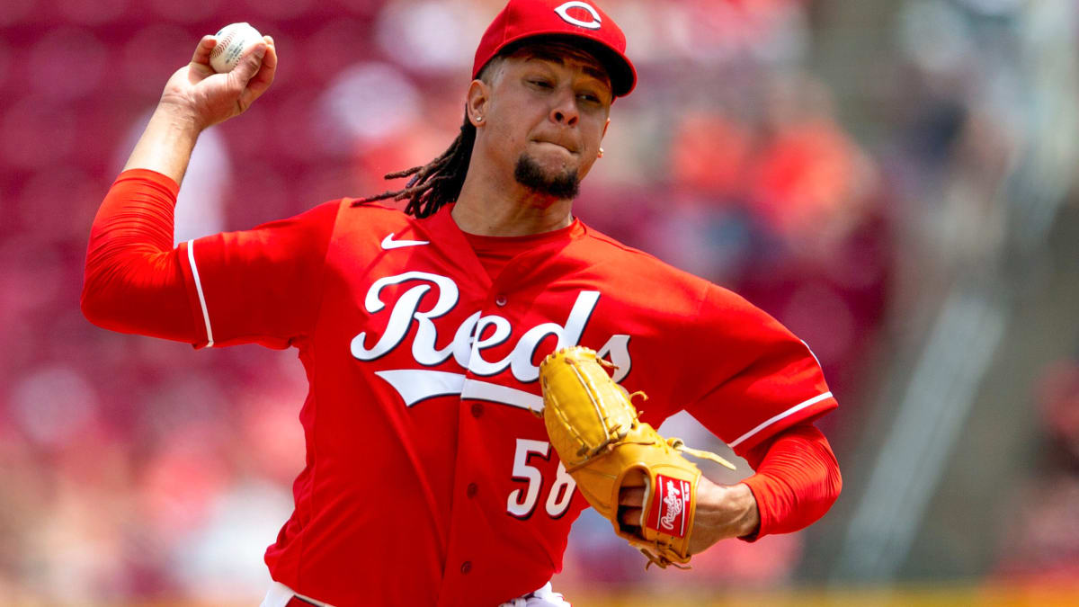 Trade Central: Reds Trade Luis Castillo To Mariners For Prospect