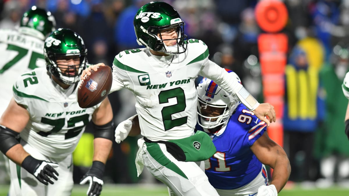 New York Jets quarterback Tim Boyle (7) drops back to pass during