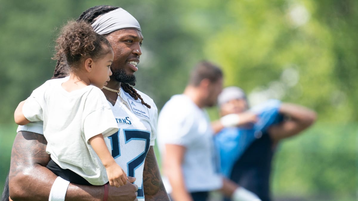 Derrick Henry, Daughter Share Wholesome Moment at Titans Training