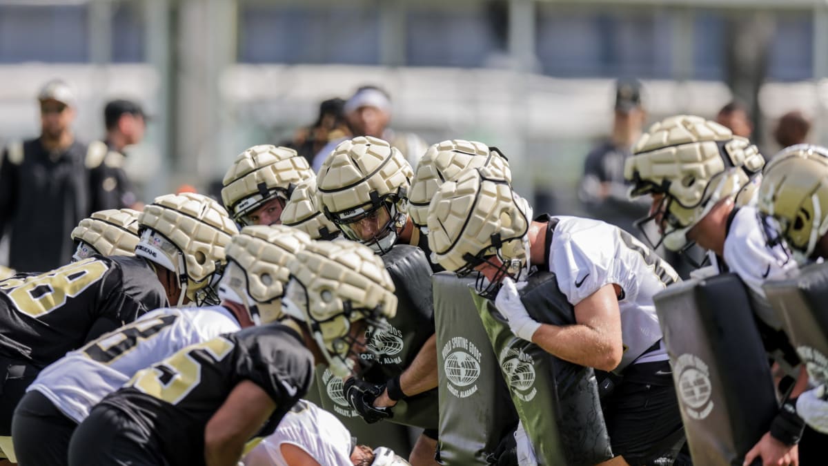 Saints training camp: Marcus Davenport and the D-line deliver