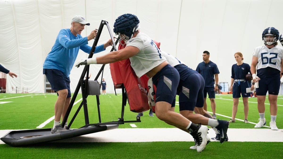 Tennessee Titans: Adding Pads Will Reveal Truth About O-Line Hopefuls -  Sports Illustrated Tennessee Titans News, Analysis and More