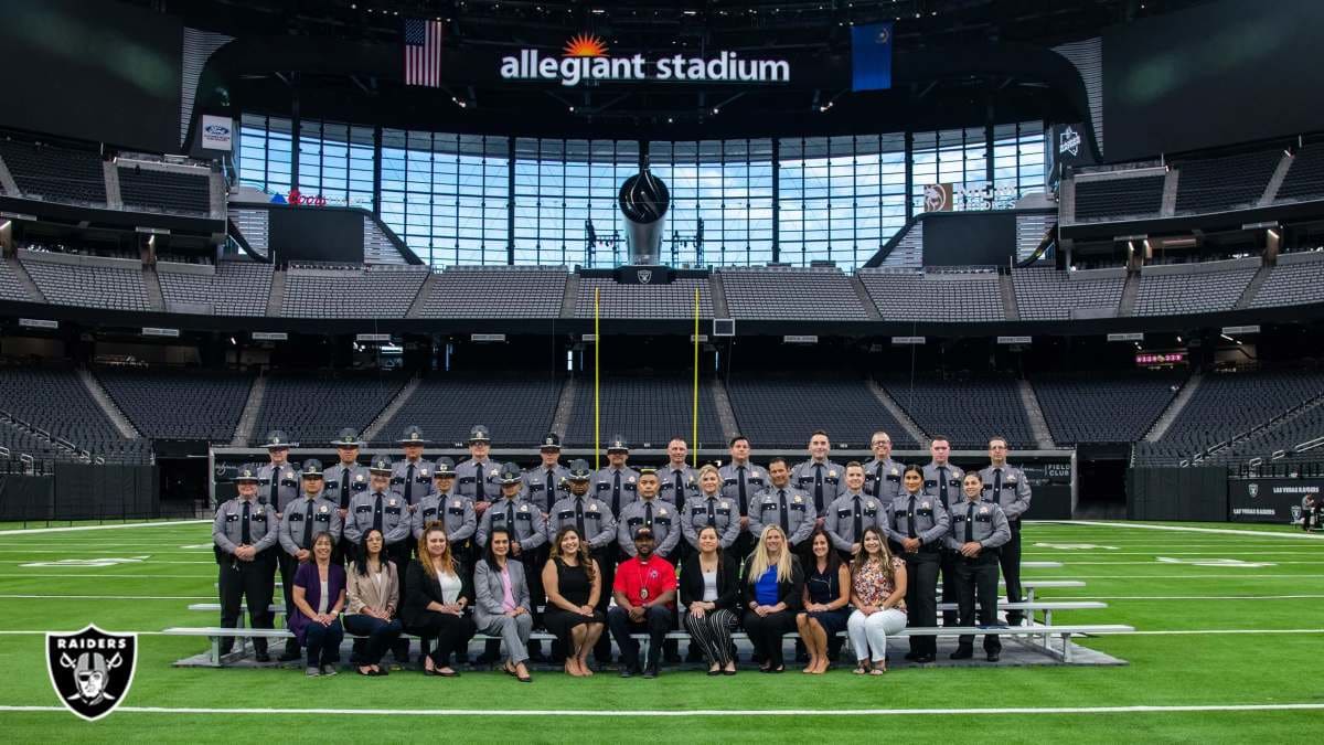 Raiders Host Local Military for USAA's Salute to Service NFL Boot Camp