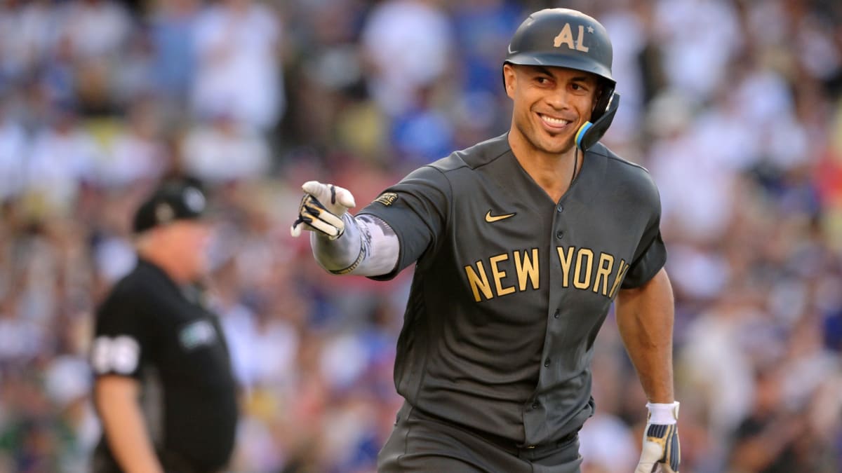 Banged-up Yankees add Stanton, Loáisiga to injured list