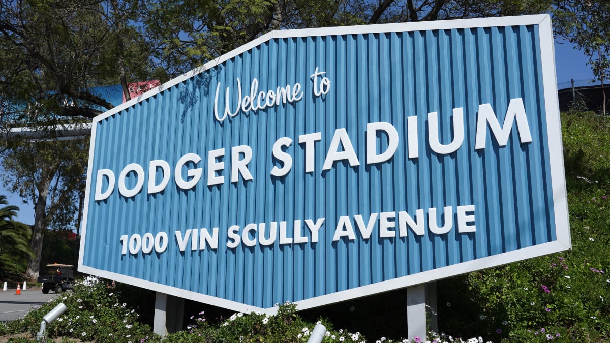 Dodgers: A Massive Outpouring of Love for Vin Scully on Display Around  Stadium - Inside the Dodgers