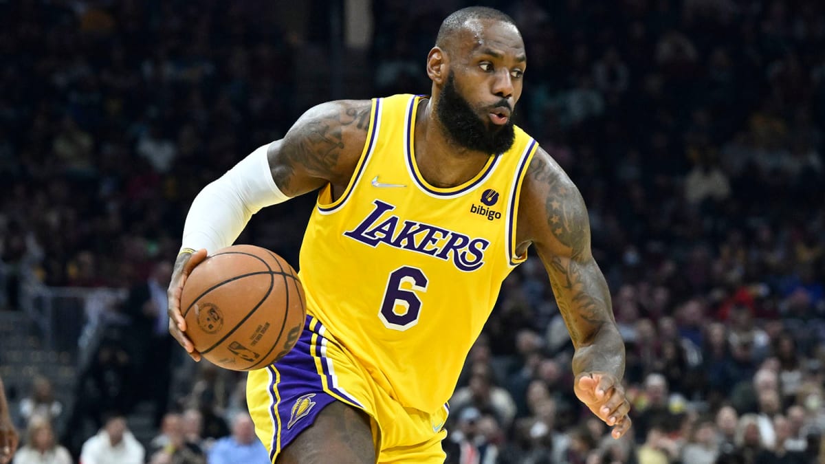 LeBron James contract: Lakers star signs two-year extension - Sports  Illustrated