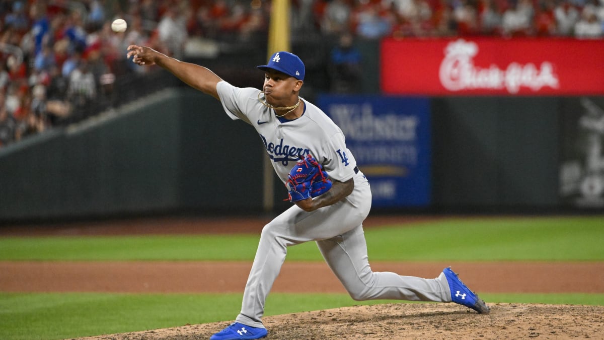 Dodgers place reliever Yency Almonte on IL with knee injury – Orange County  Register