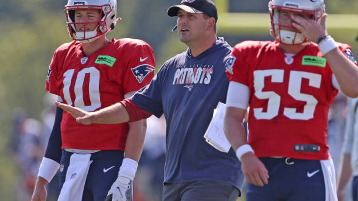 Who Do New England Patriots Turn To in Mac Jones Absence: 14-Year Veteran  Brian Hoyer or Rookie Bailey Zappe? - Sports Illustrated New England  Patriots News, Analysis and More