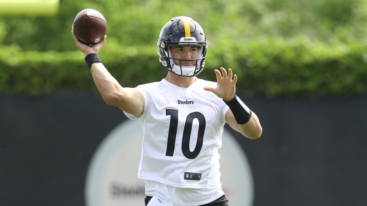 Steelers' Tomlin: 'All Options' on the Table At QB in 2022 - Bloomberg