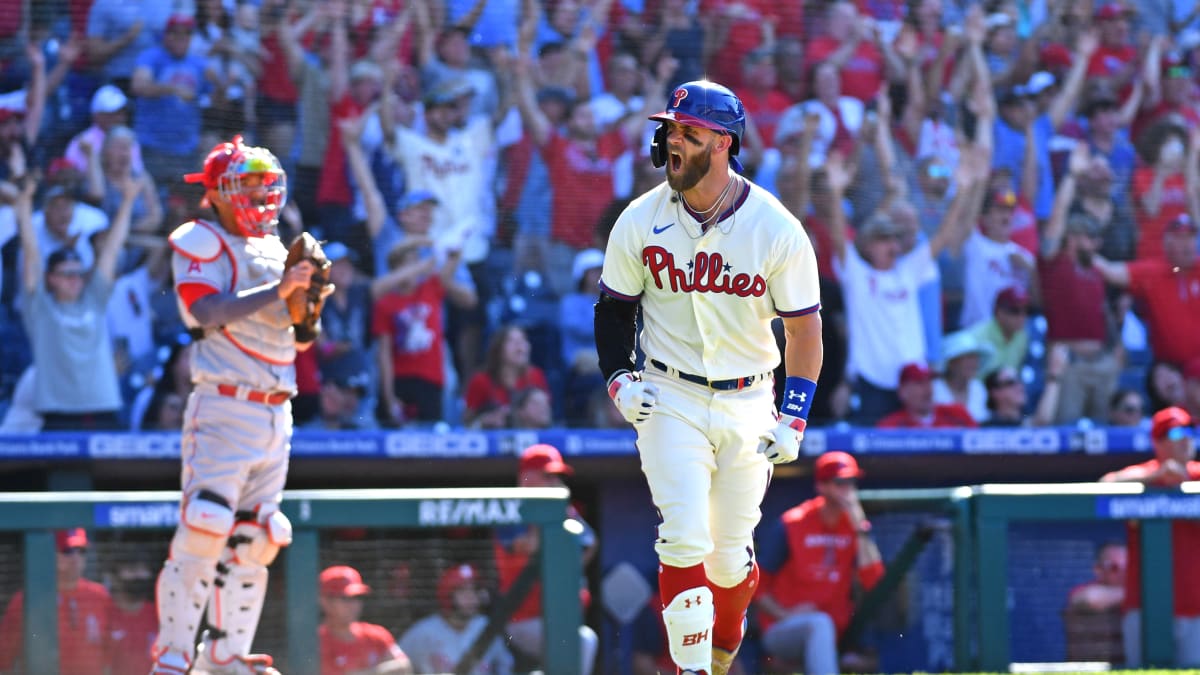 Bryce Harper has Phillie Phanatic bat at Little League Classic