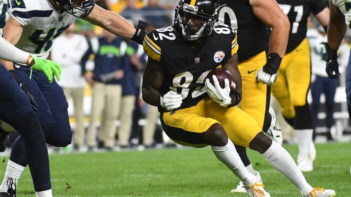 ATLANTA, GA - DECEMBER 04: Pittsburgh Steelers wide receiver Steven Sims  (82) in open field during